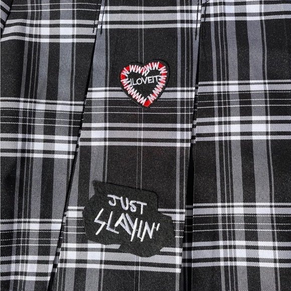 NO BOUNDARIES BLACK PLAID PLEATED SKIRT WITH PATCHES NWT JUNIORS XS - Picture 2 of 8